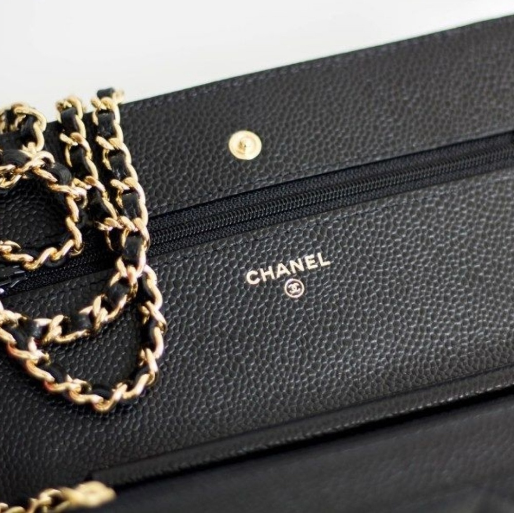 π Chanel WOC π - Picture 2 of 2